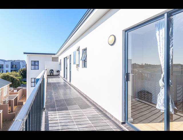 2 BEDROOM APARTMENT FOR SALE IN TABLE VIEW